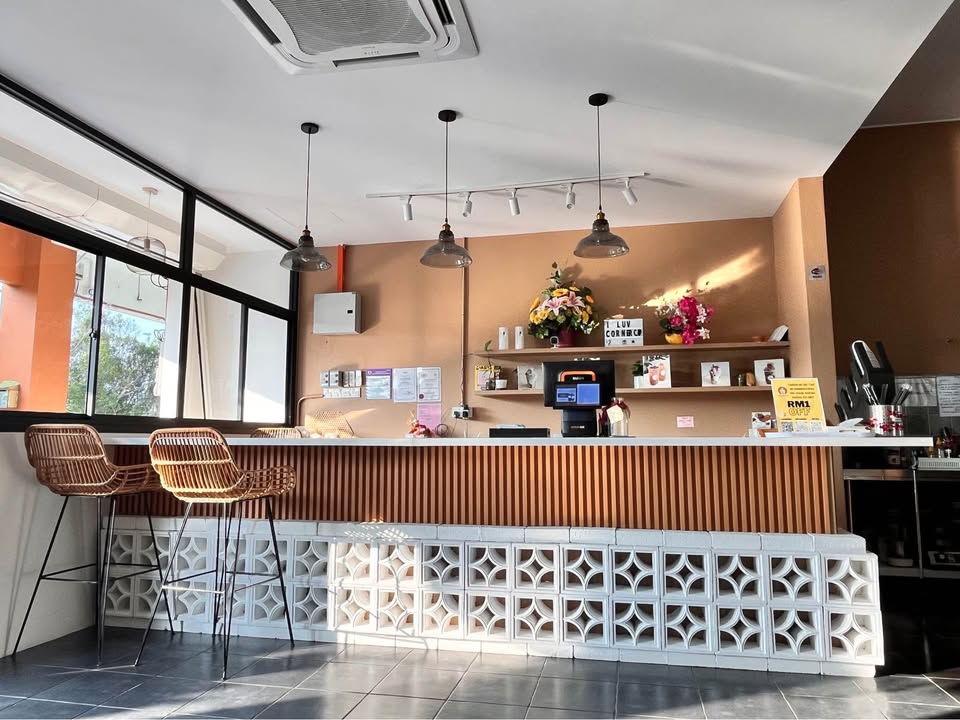 Beautiful Cafe Space