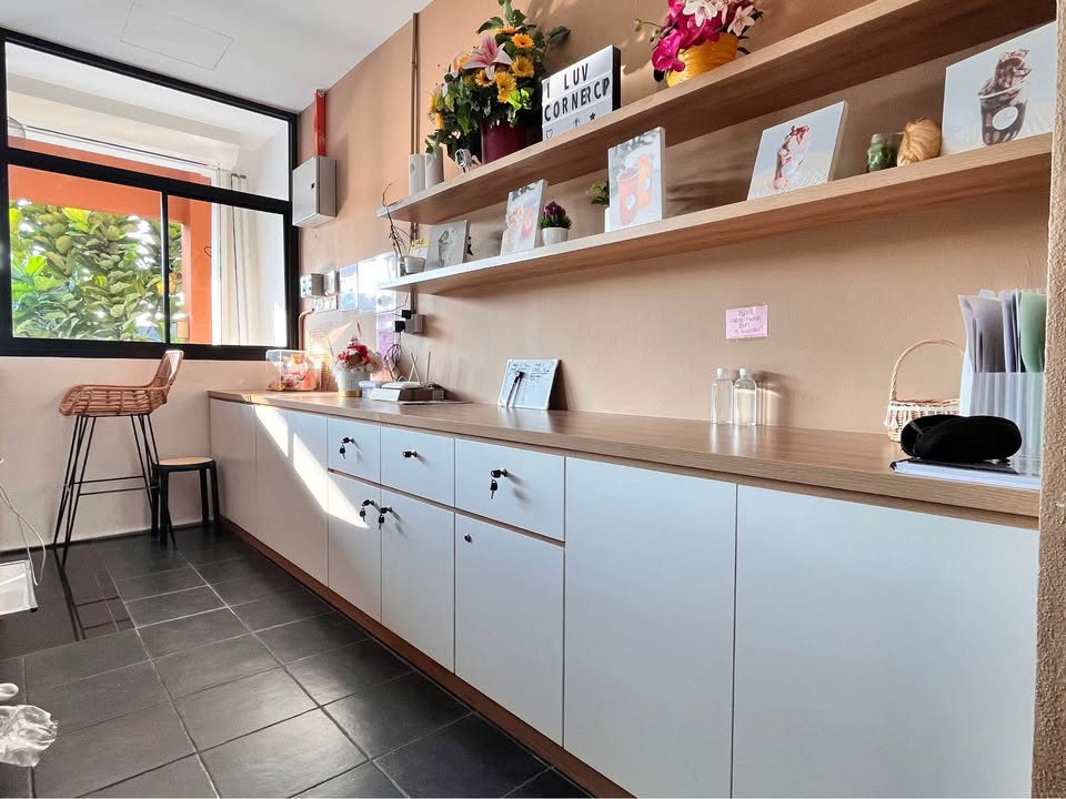 Beautiful Cafe Space