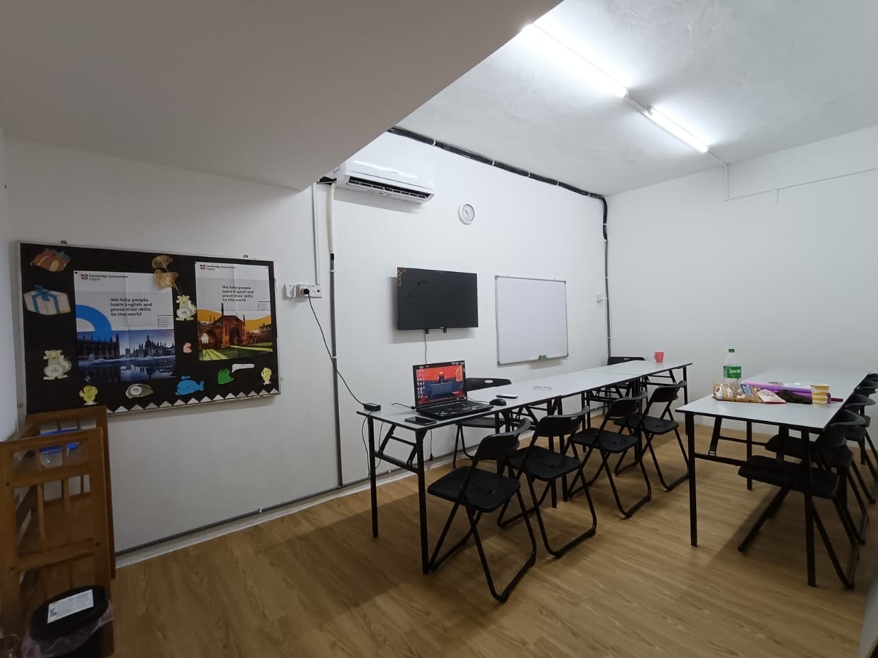 CAMBRIDGE ENGLISH FOR LIFE (PJ Old Town)